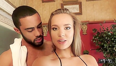 Sexy Liza Rowe blows Stallion