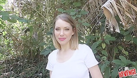 Pussy In The Park With Sean Lawless And Raylin Ann