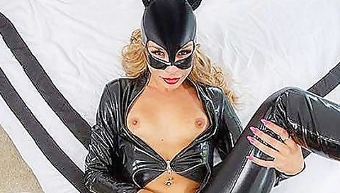 Carmen Caliente - Catwoman Having Sex In Vr